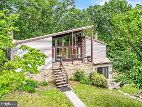97 Murphy Ct, Berkeley Springs, WV 25411