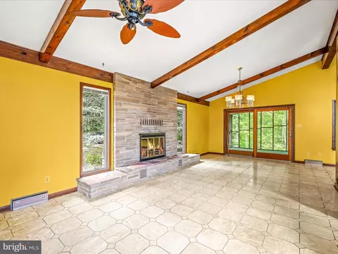 97 Murphy Ct, Berkeley Springs, WV 25411 photo 8