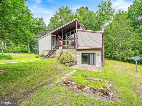 97 Murphy Ct, Berkeley Springs, WV 25411 photo 3