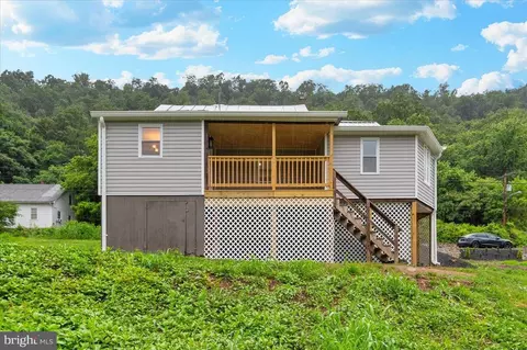 516 Wilkes St, Berkeley Springs, WV 25411 photo 45