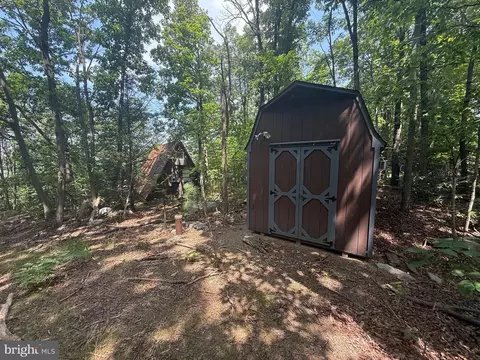 193 Short Ln, Hedgesville, WV 25427