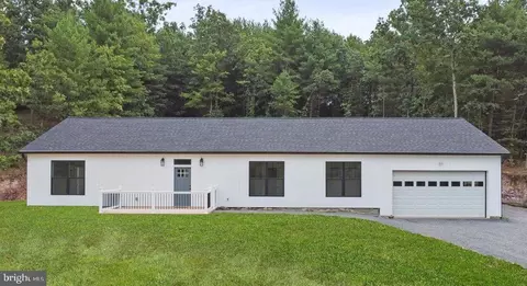 393 Victory Ln, Hedgesville, WV 25427