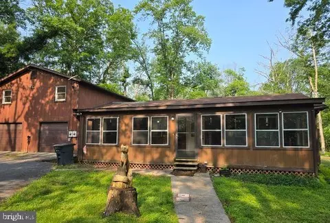 77 Ferrous Ln, Hedgesville, WV 25427