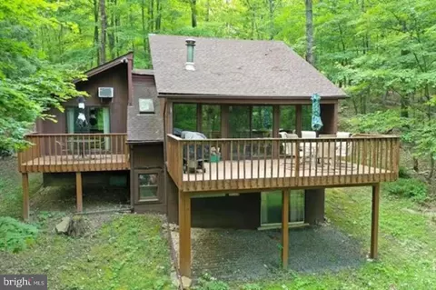 170 Whipporwill Way, Berkeley Springs, WV 25411