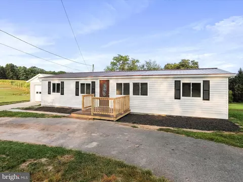 3901 Fairview Dr, Berkeley Springs, WV 25411