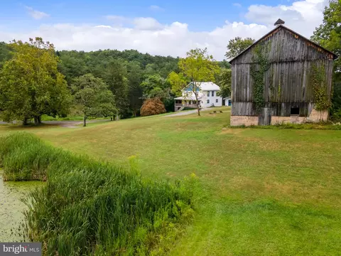 2485 Potomac Rd, Berkeley Springs, WV 25411