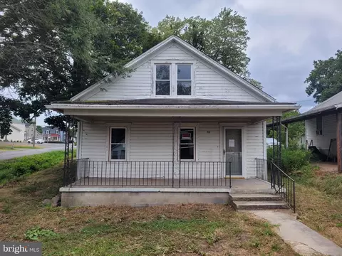 86 Mccoole Ave, Paw Paw, WV 25434