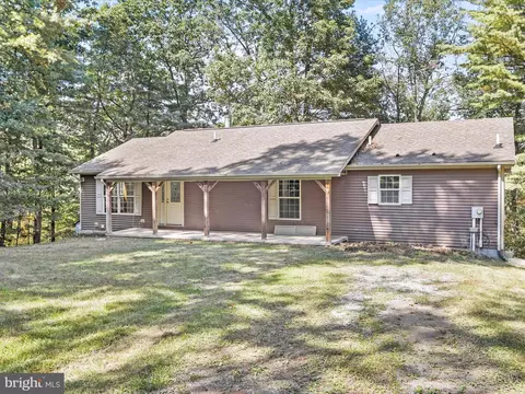 264 Turtle Ln, Hedgesville, WV 25427