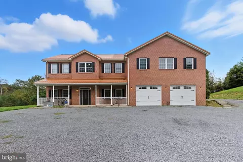 373 Whissen Ln, Berkeley Springs, WV 25411
