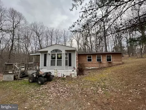2298 Youngblood Rd, Great Cacapon, WV 25422