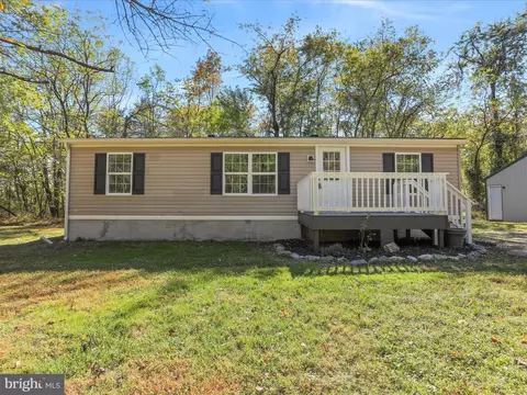 156 Potomac View Ln, Berkeley Springs, WV 25411