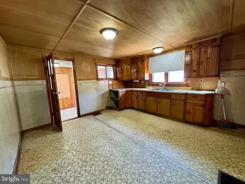 830 Harrison Ave, Berkeley Springs, WV 25411 photo 17