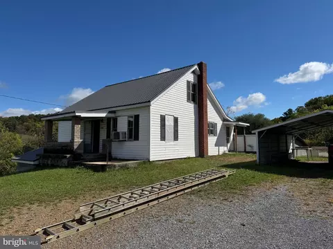 830 Harrison Ave, Berkeley Springs, WV 25411 photo 4