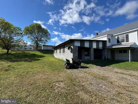 830 Harrison Ave, Berkeley Springs, WV 25411 photo 9