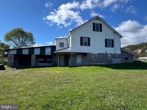 830 Harrison Ave, Berkeley Springs, WV 25411 photo 2