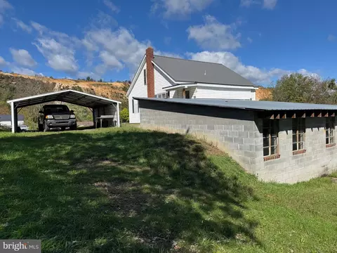 830 Harrison Ave, Berkeley Springs, WV 25411 photo 6