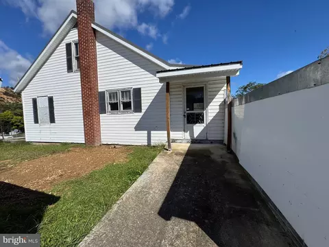 830 Harrison Ave, Berkeley Springs, WV 25411 photo 5