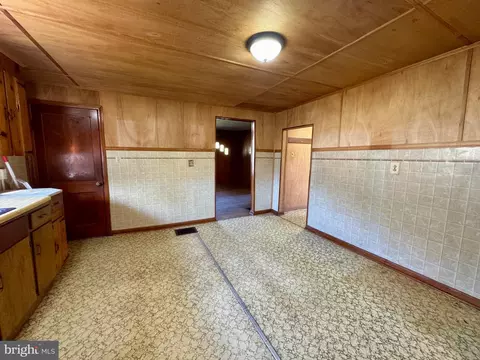 830 Harrison Ave, Berkeley Springs, WV 25411 photo 18