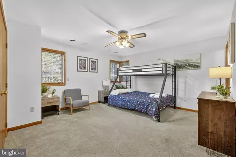 Bedroom - 537 Bobcat Dr, Berkeley Springs, WV 25411 photo 7 of 16