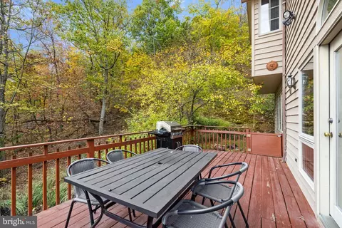 Exterior - 537 Bobcat Dr, Berkeley Springs, WV 25411 photo 5 of 11