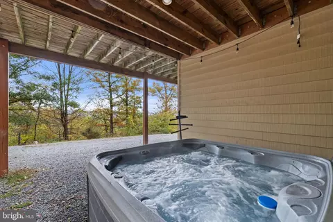 Exterior - 537 Bobcat Dr, Berkeley Springs, WV 25411 photo 10 of 11