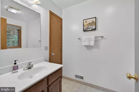 Bath - 537 Bobcat Dr, Berkeley Springs, WV 25411 photo 1 of 7