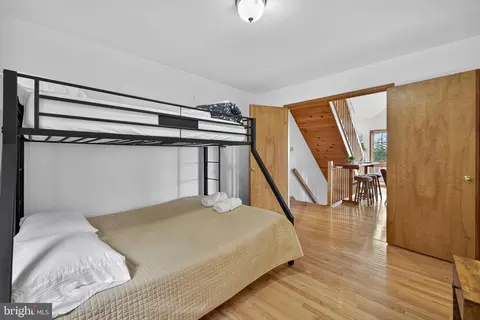 Bedroom - 537 Bobcat Dr, Berkeley Springs, WV 25411 photo 3 of 16