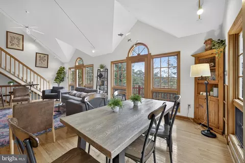 Dining - 537 Bobcat Dr, Berkeley Springs, WV 25411 photo 2 of 2