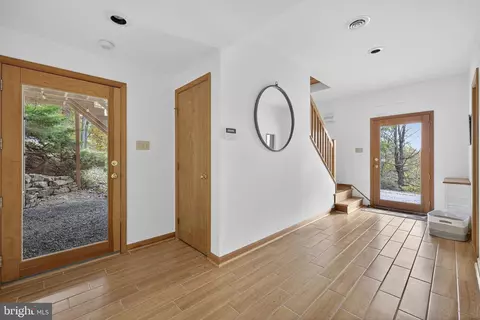Entry Way - 537 Bobcat Dr, Berkeley Springs, WV 25411 photo 4 of 5