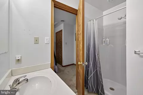 Bath - 537 Bobcat Dr, Berkeley Springs, WV 25411 photo 3 of 7