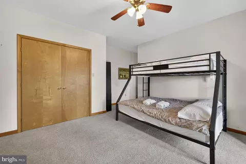 Bedroom - 537 Bobcat Dr, Berkeley Springs, WV 25411 photo 12 of 16