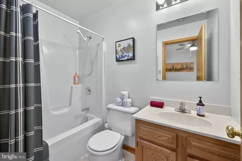 Bath - 537 Bobcat Dr, Berkeley Springs, WV 25411 photo 7 of 7