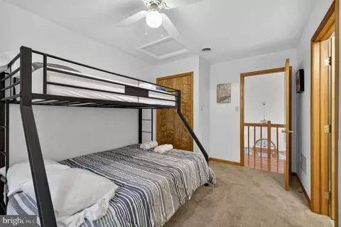 Bedroom - 537 Bobcat Dr, Berkeley Springs, WV 25411 photo 6 of 16