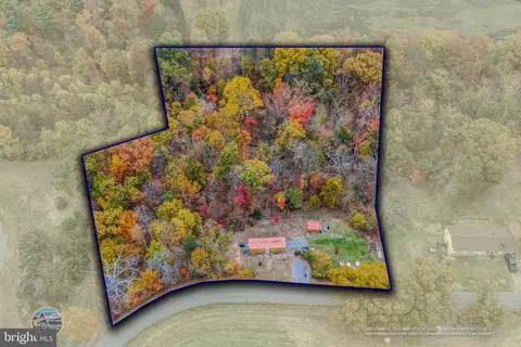 393 Ridersville Rd, Berkeley Springs, WV 25411