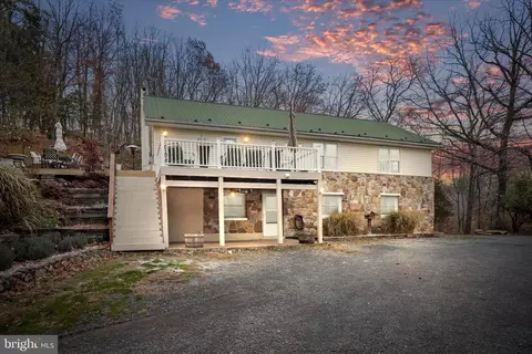 571 Martinsburg Rd, Berkeley Springs, WV 25411