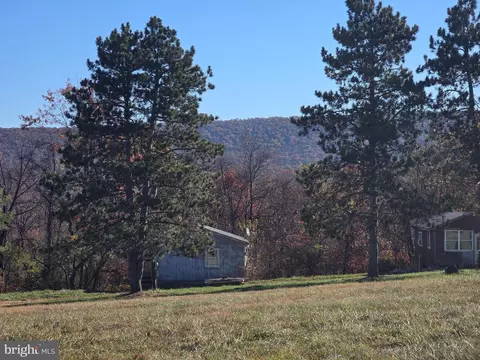 9575 Winchester Grade Road Rd, Berkeley Springs, WV 25411