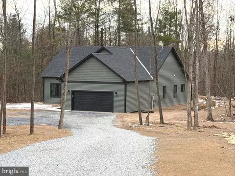 115 Mayapple Ct, Hedgesville, WV 25427