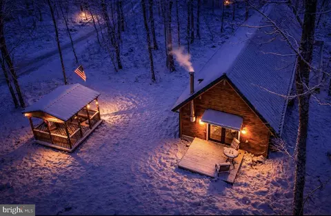 333 Rouse Mountain Rd, Great Cacapon, WV 25422