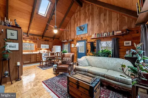 249 Crestview Ln, Berkeley Springs, WV 25411 photo 8