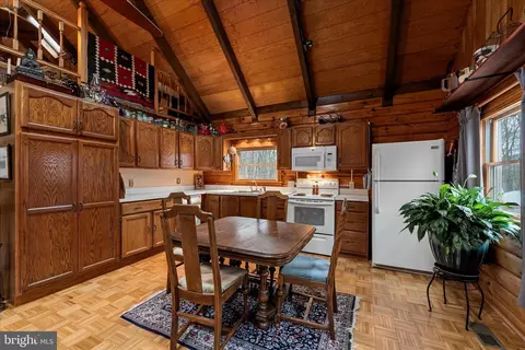 249 Crestview Ln, Berkeley Springs, WV 25411 photo 5