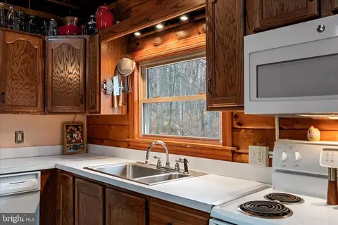 249 Crestview Ln, Berkeley Springs, WV 25411 photo 6