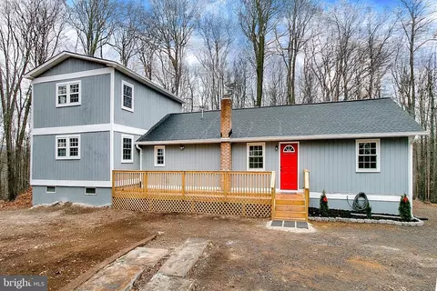 308 Greenwoods Dr, Berkeley Springs, WV 25411