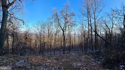 Arran Lane, Hedgesville, WV 25427