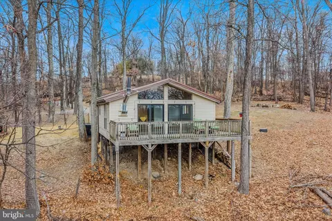 384 Trapper Ridge Ln, Hedgesville, WV 25427
