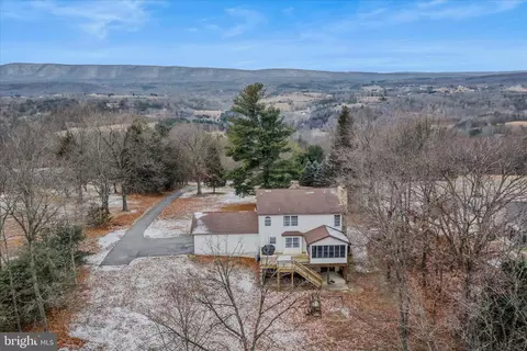 2509 Highland Ridge Rd, Berkeley Springs, WV 25411