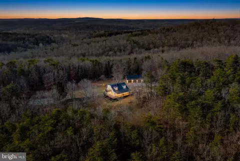 654 Soper Ln, Berkeley Springs, WV 25411