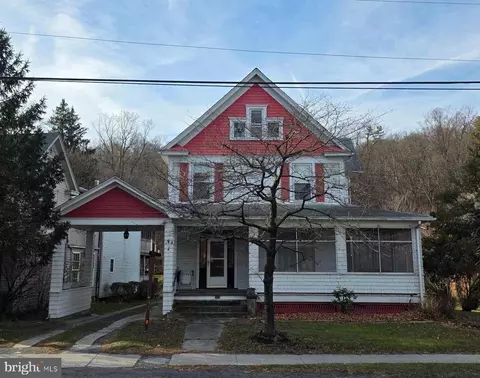 318 S Washington St, Berkeley Springs, WV 25411