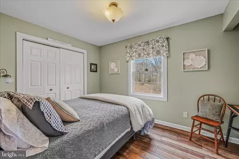 Bedroom - 1636 Eckerd Ln, Berkeley Springs, WV 25411 photo 4 of 10
