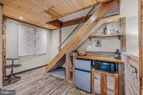 Entry Way - 1636 Eckerd Ln, Berkeley Springs, WV 25411 photo 5 of 5