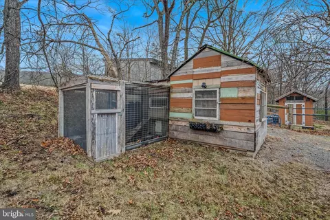 Exterior - 1636 Eckerd Ln, Berkeley Springs, WV 25411 photo 15 of 16